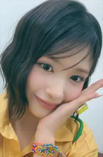 ME:I 일반ver MOMONA MIRAI