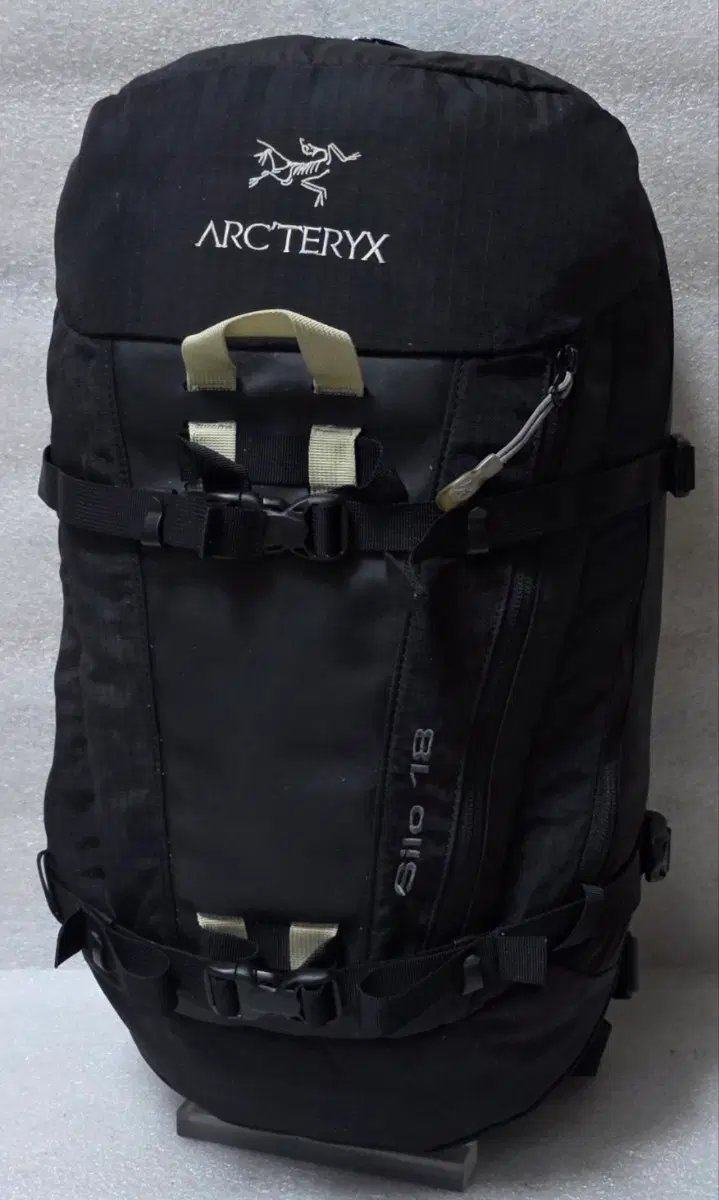 아크테릭스 ARC'TERYX 사일로 Silo18 등산배낭 여행캠핑백팩