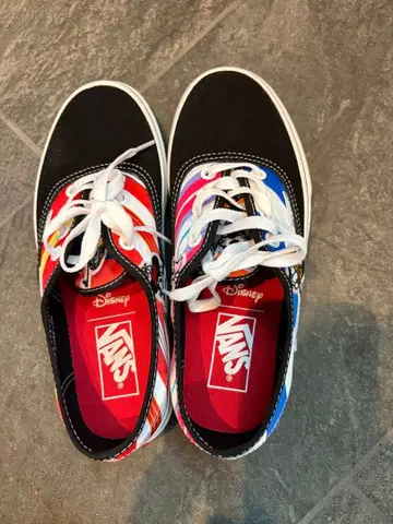 VANS 디즈니 100주년 기념 스니커즈