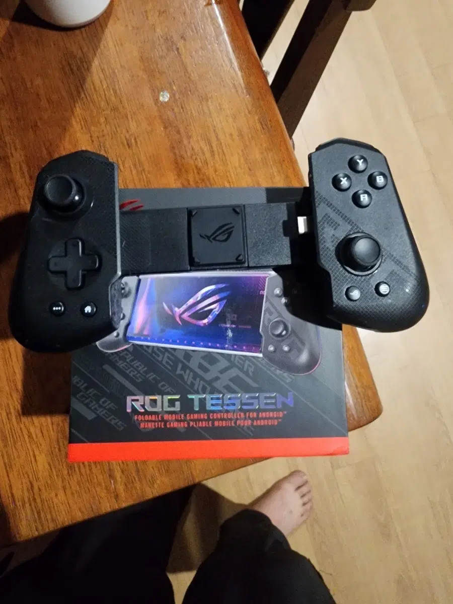 ROG TESSEN 폴더블 모바일 게임 컨트롤러