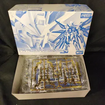 BANDAI SPIRITS RG 1/144 반다이판 스트라이크 프리덤 건담 티타늄 피니쉬