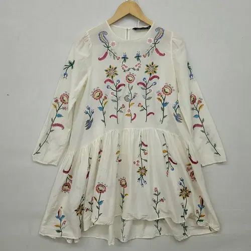 ZARA 꽃자수 원피스 아이보리