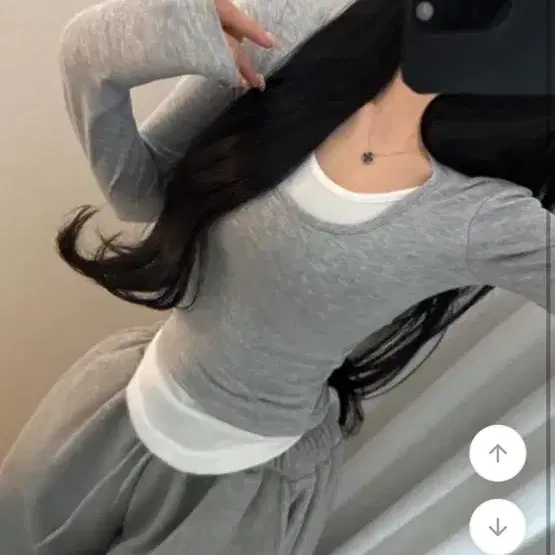 레이어드 회색 긴팔 티