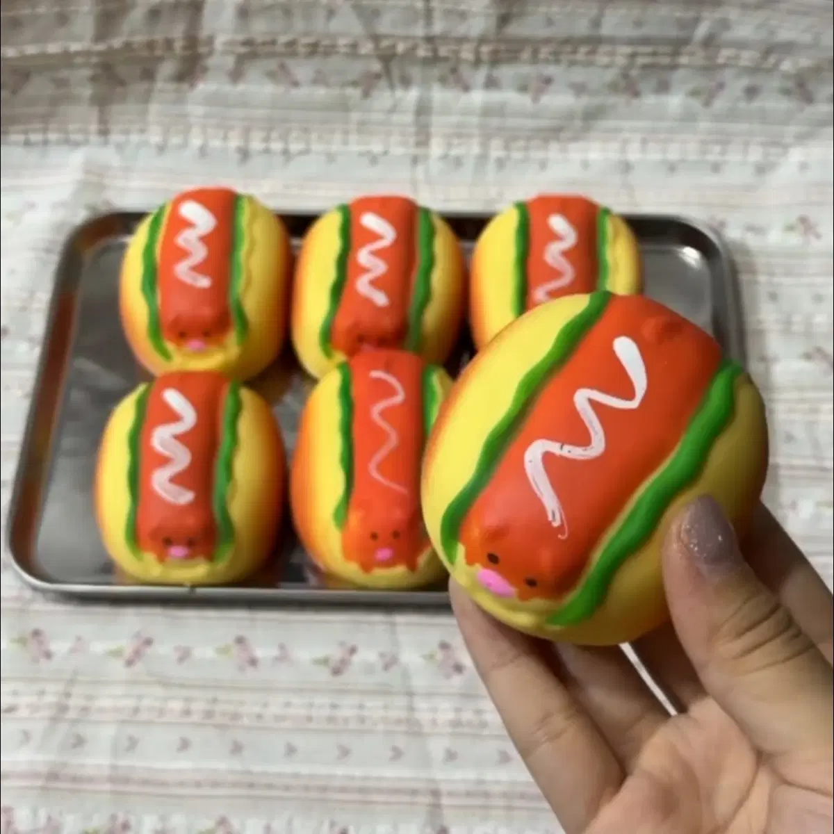 샤오홍슈 수제 핫도그 슬랑이 말랑이 크런치