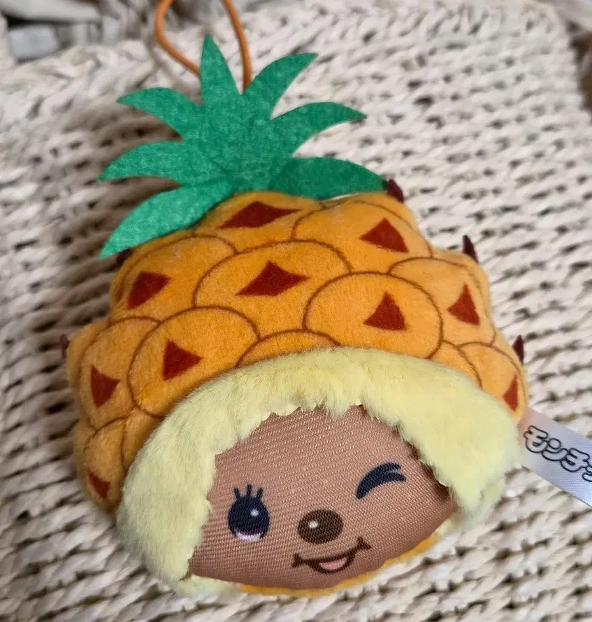 오키나와 한정 파인애플 태닝 몬치치 인형 키링
