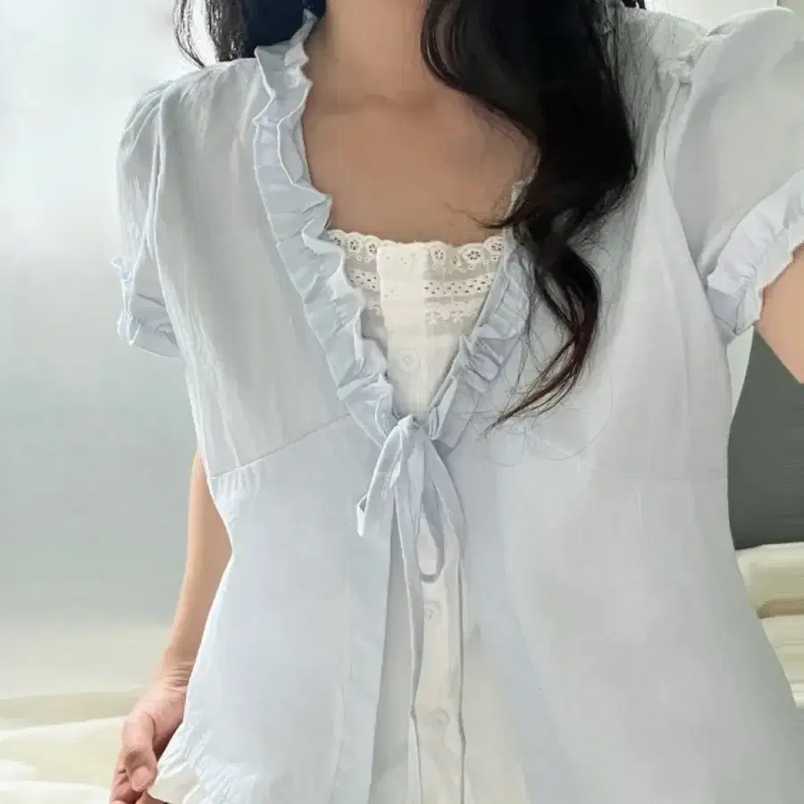 에이블리 레이어드 프릴 블라우스