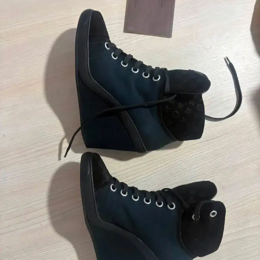루이비통 블랙 WEDGE앵클 부츠