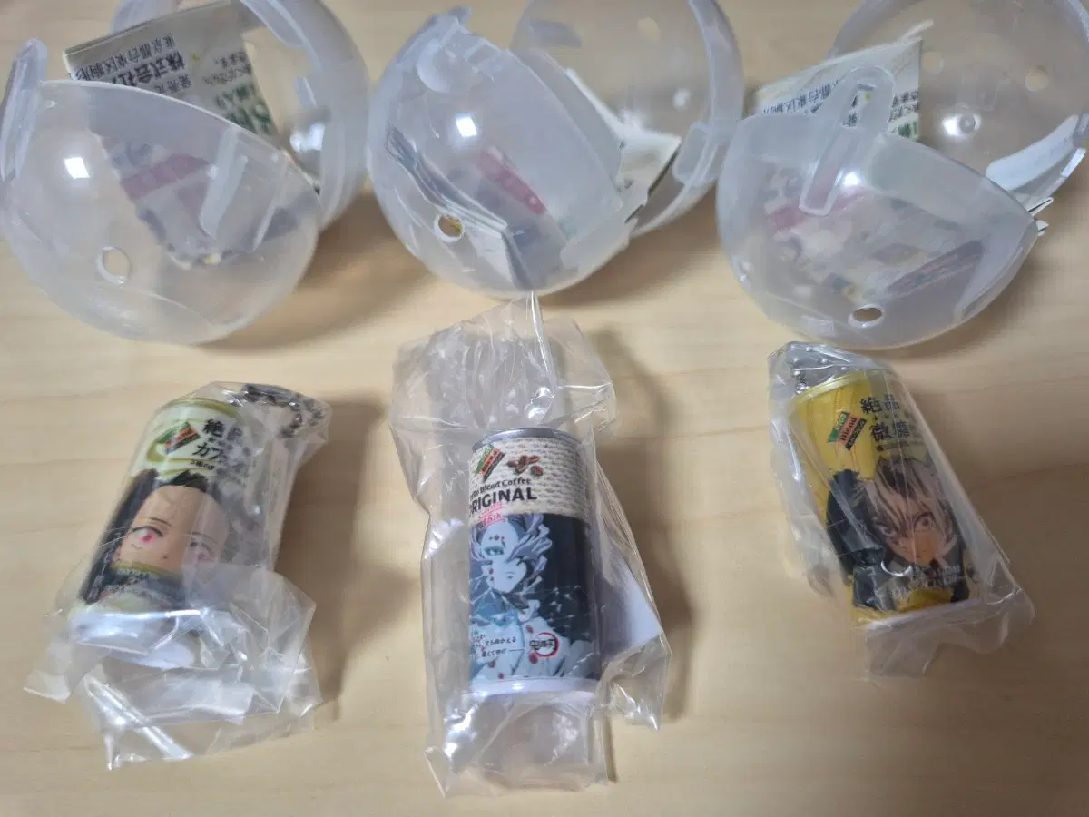 귀멸의 칼날 다이도 자판기 캔커피 가챠 3종 네즈코, 사네미, 루이