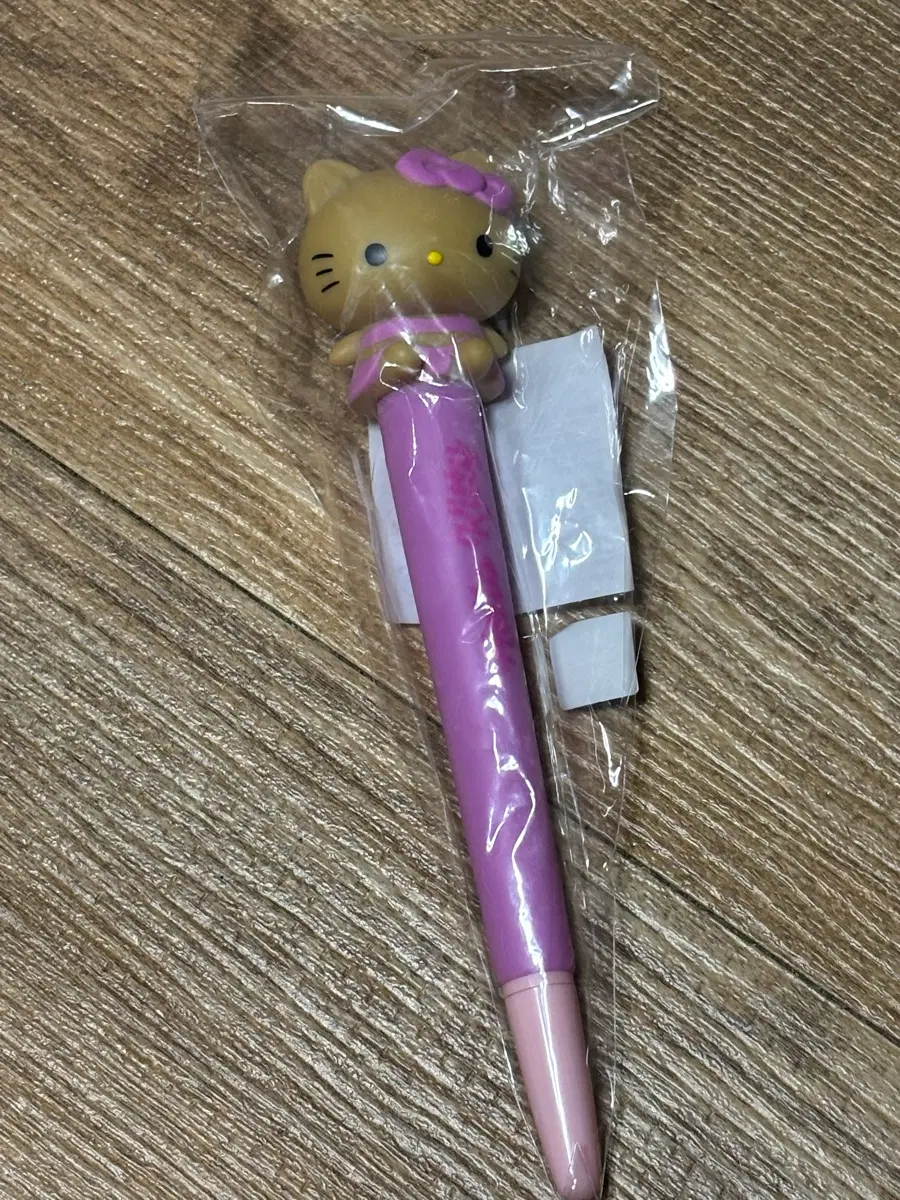 산리오 헬로키티 태닝호피 스퀴시 말랑이 볼펜