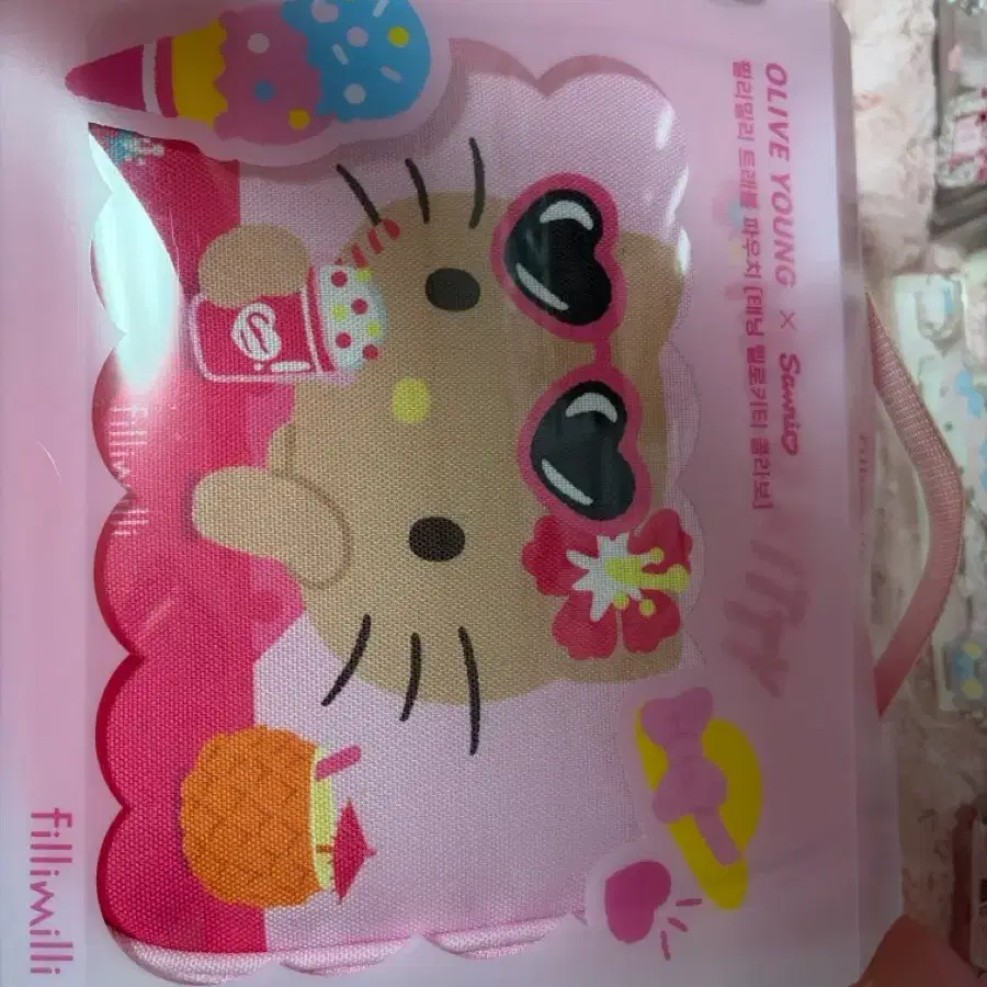 올리브영 필리밀리 태닝 헬로키티 트래블 파우치