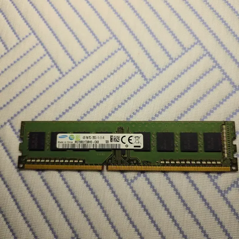 DDR3 4GB 단면 램