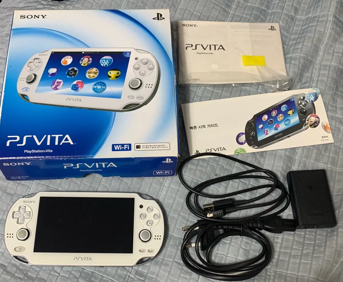 소장용 액정A급 소니 PS비타 PSVita OLED 1세대 크리스탈 화이트 팝니다.