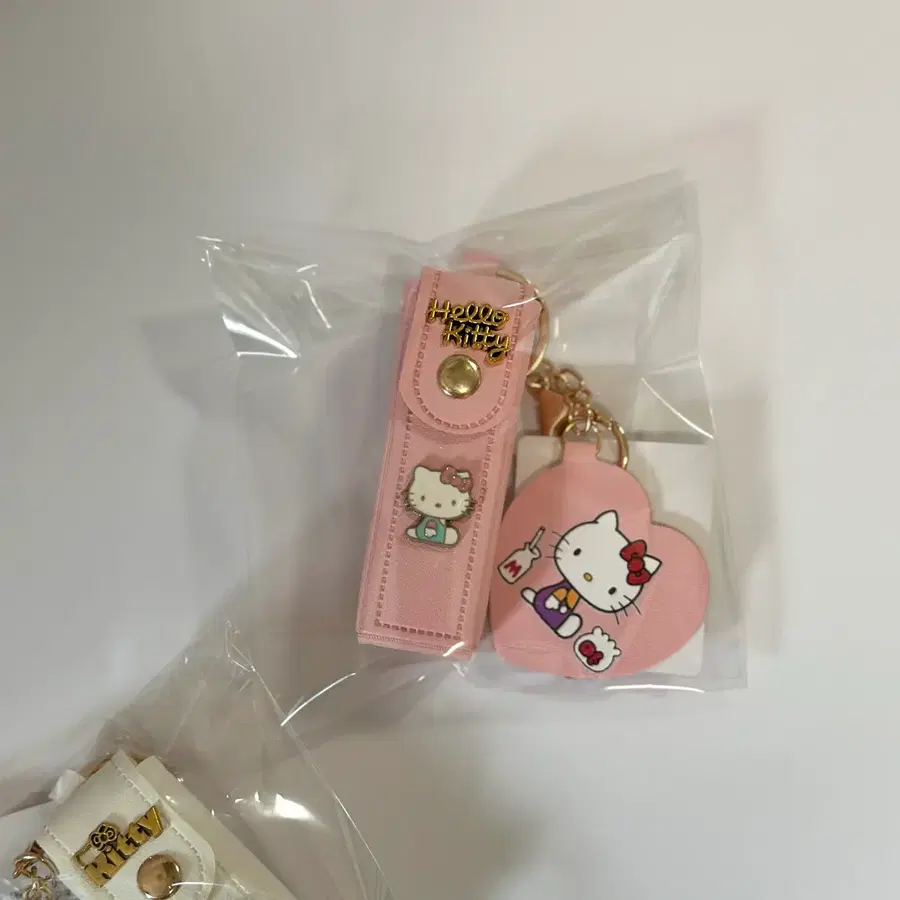 헬로키티 립케이스 키링 2종
