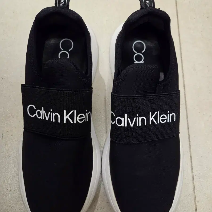 Calvin Klein 스니커즈(8사이즈245~250mm)