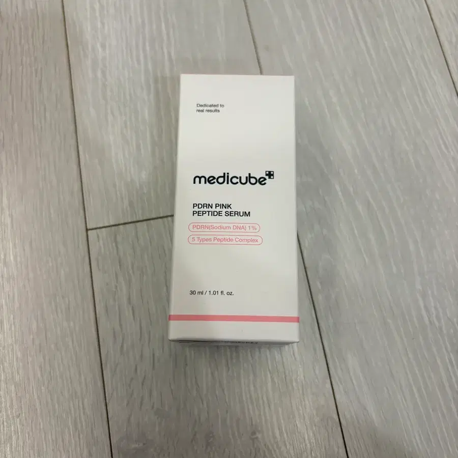 (미개봉) 메디큐브 PDRN 핑크 펩타이드 세럼 30ml