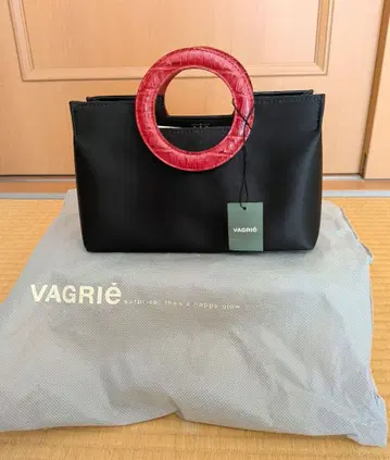 [택 포함 새상품] VAGRIE 핸드백, 가방 포함 / 소가죽 에나멜 나일론 / 일본 / 이토야