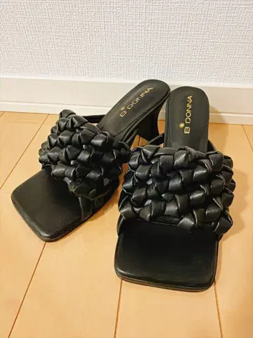 B DONNA 블랙 뜨개질 샌들 M 사이즈