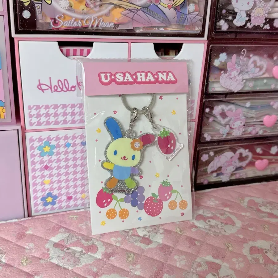 산리오 우사하나 딸기 아크릴 키링