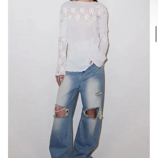 폴리수엠 데님 STUDDED DISTRESSED JEANS
