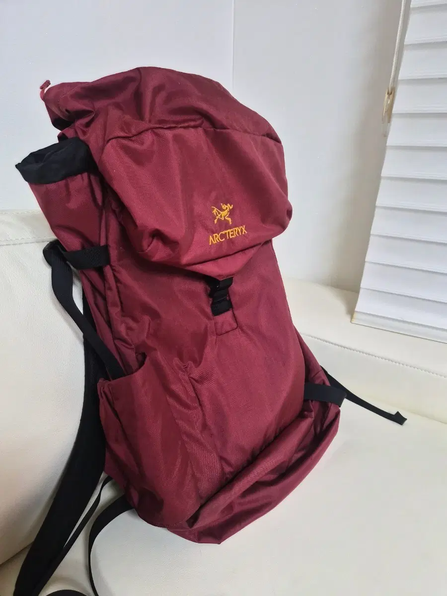 아크테릭스 백팩 버건디 30L