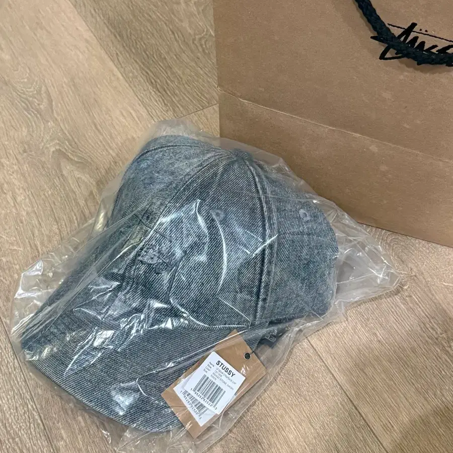 [새상품] 스투시 로우 프로파일 데님 스트랩백 (Stussy Low Profile Denim Strapback Indigo Stone Wash)