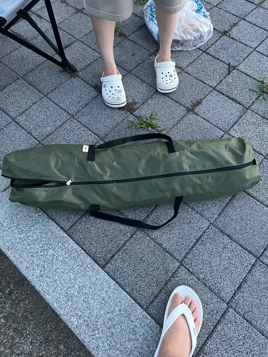 버팔로 5면 스크린 두개 새상품이고 정말 싼가격에 올립니다 캠핑가셔서 바람두 막고 사생활도 보호 할수있어서 너무 좋아요