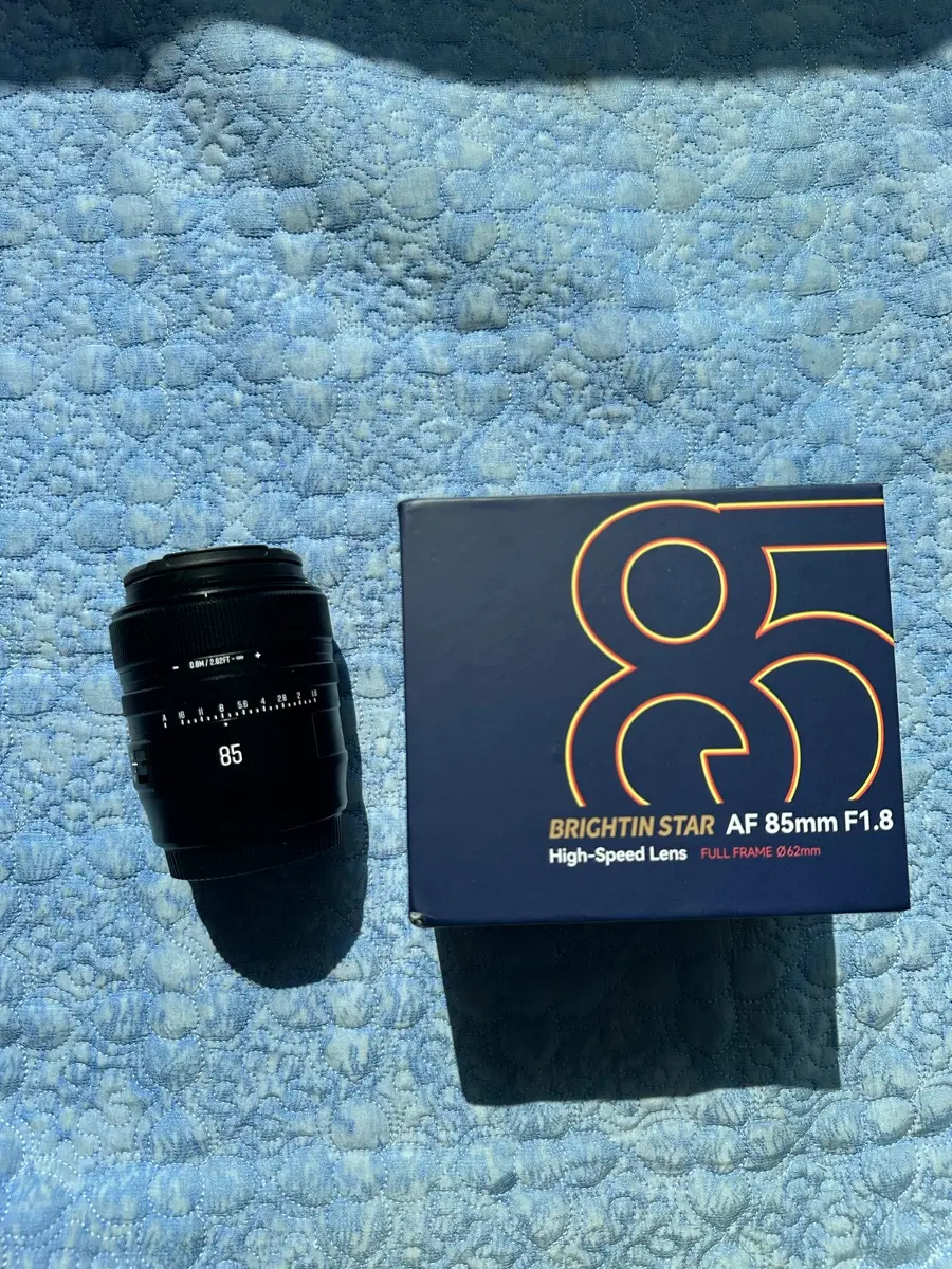 브라이튼스타 AF 85mm F1.8 렌즈 Z마운트