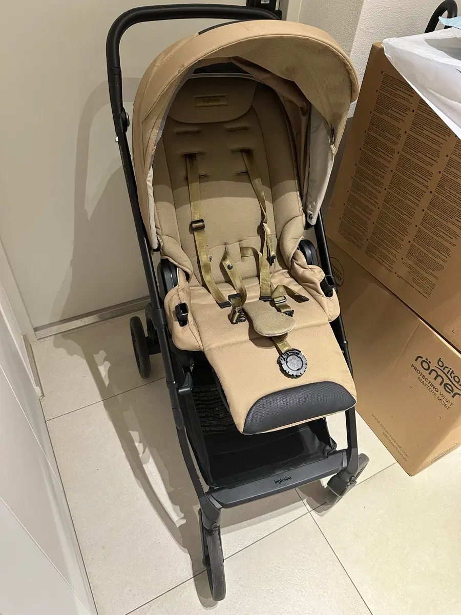 잉글레시나 일렉타 유모차