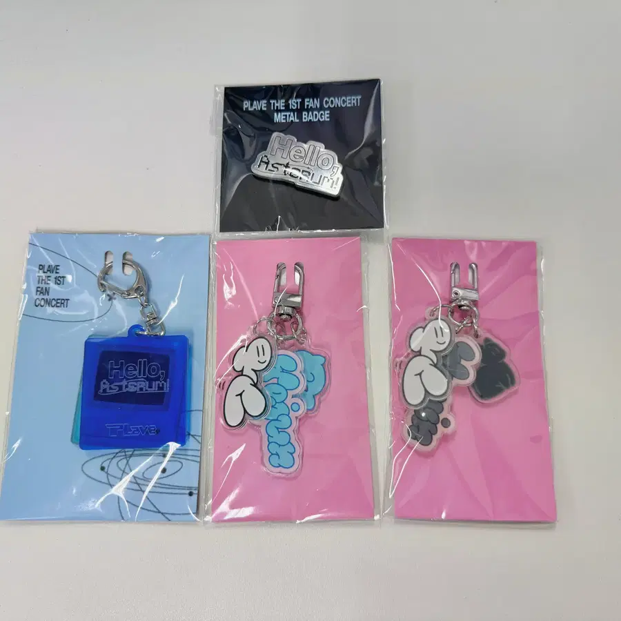 플레이브 삼왜 1st팬콘 뱃지, 아크릴키링 미개봉 양도
