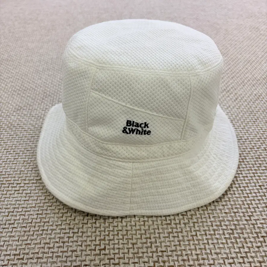 F Black&white 버킷 햇 0728D1