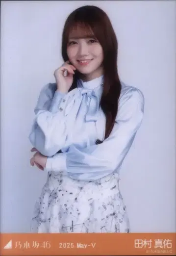 노기자카46 회장 한정판 브로마이드 타무라 마유 2025.May-V 빅 보타이 블라우스 츄
