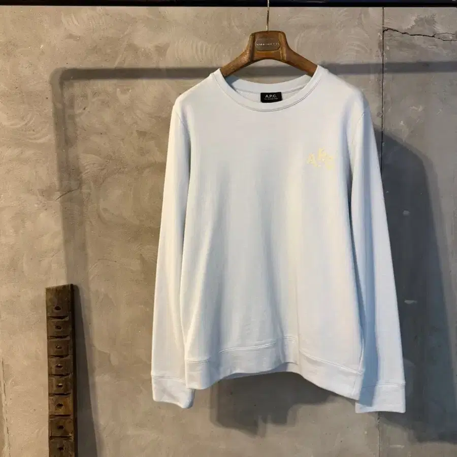 APC 아페쎄 맨투맨 남성100