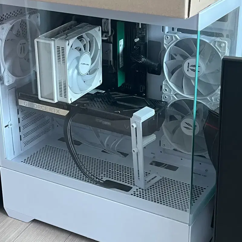 라이젠5 9600x,rtx5070 컴퓨터