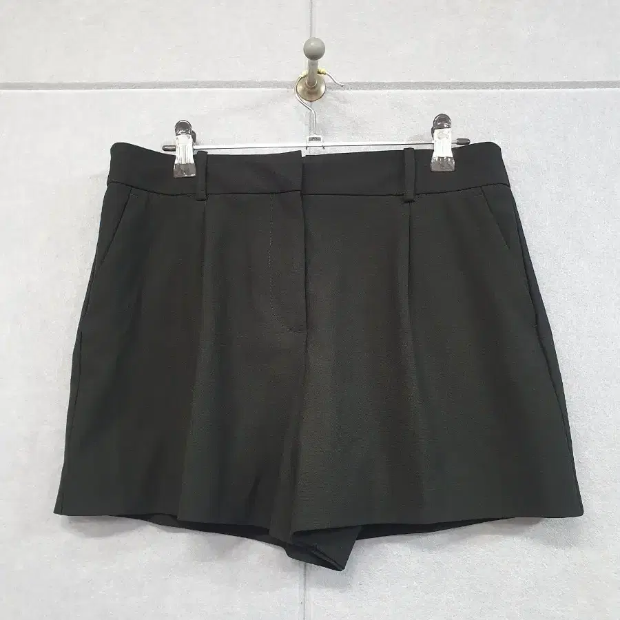 #ZARA 블랙 핀턱 반바지 S