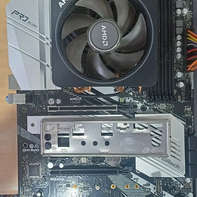 라이젠7 3700X +ASRock X570 PRO4
