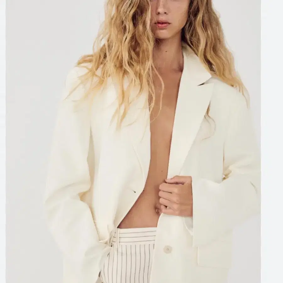 새상품) ZARA 아이보리 오버핏 싱글 자켓 XS