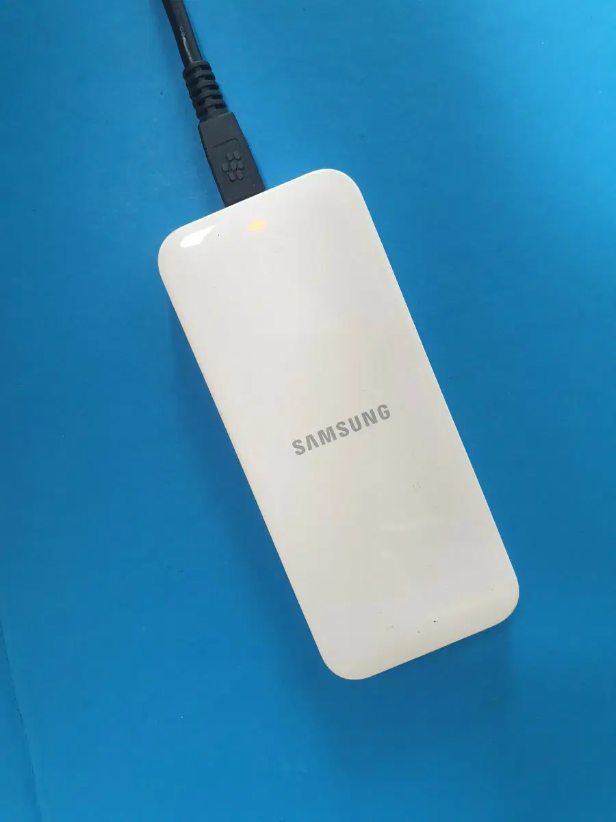 갤럭시알파 배터리와 충전거치대 SM-G850
