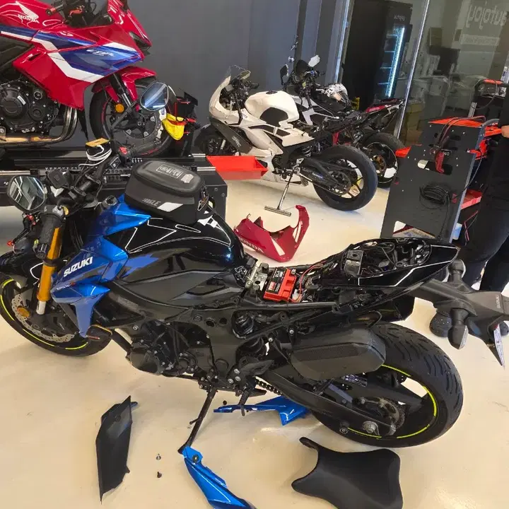 GSXS750 (2021) 6