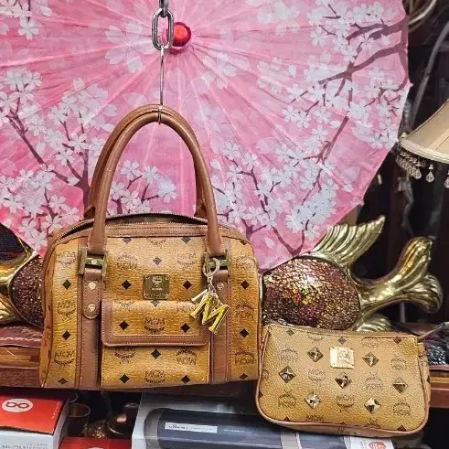 MCM 비세토스 토트백 파우치