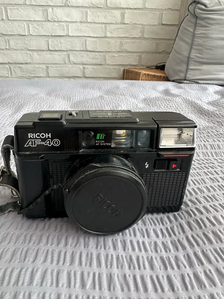 리코 AF-40 35mm 필름 카메라(레드벨벳 예리, 슬기 카메라)
