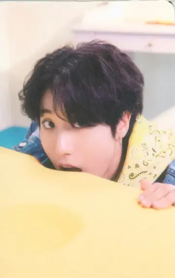 StrayKids 2023 Seasons Greeting HAN 트레이딩 카드 노랑