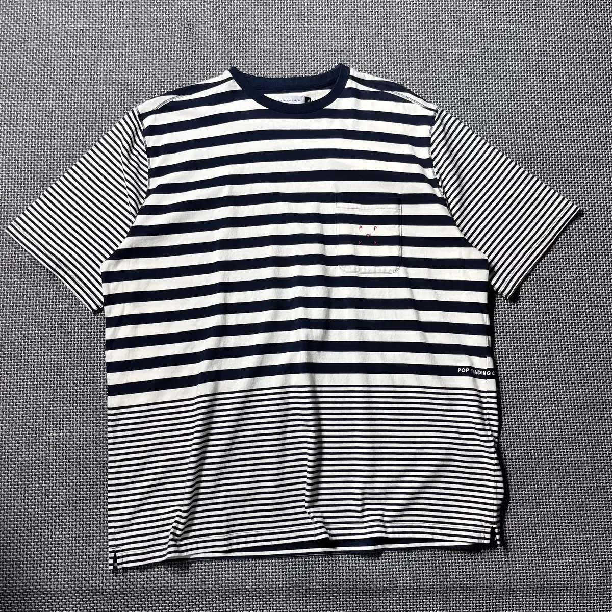 (새상품)POP TRADING COMPANY 반팔(XL)