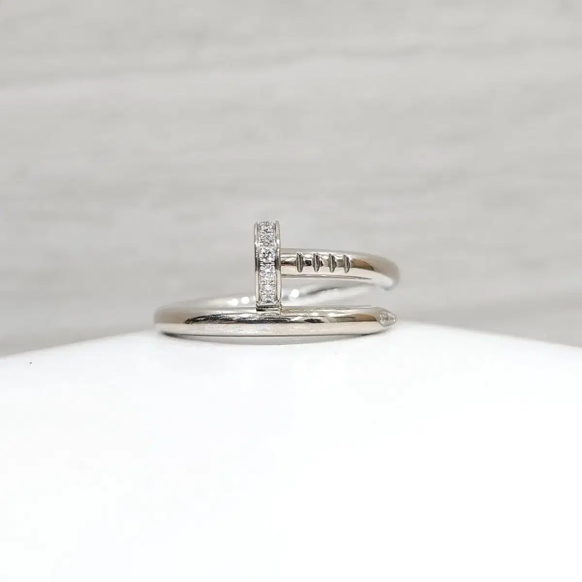 까르띠에 다이아 저스트앵끌루 클래식 링 60호 18K 화이트골드