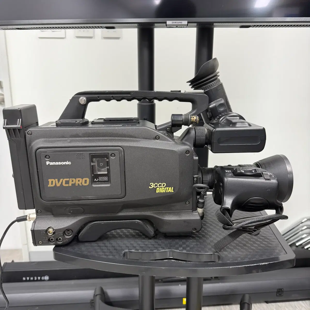 파나소닉 AJ-D200 DVCPRO 캠코더 + 후지논 T14x5.5BRM4 렌즈