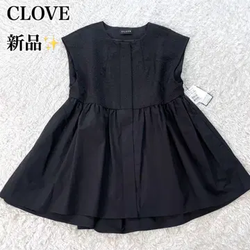 새상품 야마다야 CLOVE 엠보 재규어 디자인 베스트 지퍼 프론트