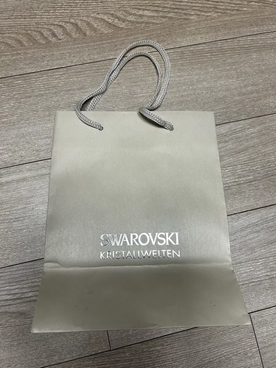 스와로브스키 Swarovski 쇼핑백 판매합니다.