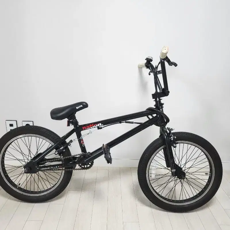 bmx 팝니다. (제가 있는 곳으로 오셔야합니다.)