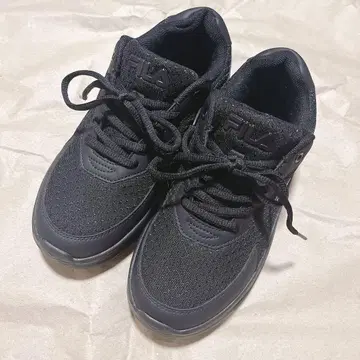새상품급 FILA 휠라 스니커즈 24cm 블랙