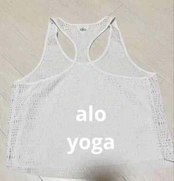 ALO YOGA 컷 레이스 탱크탑 화이트