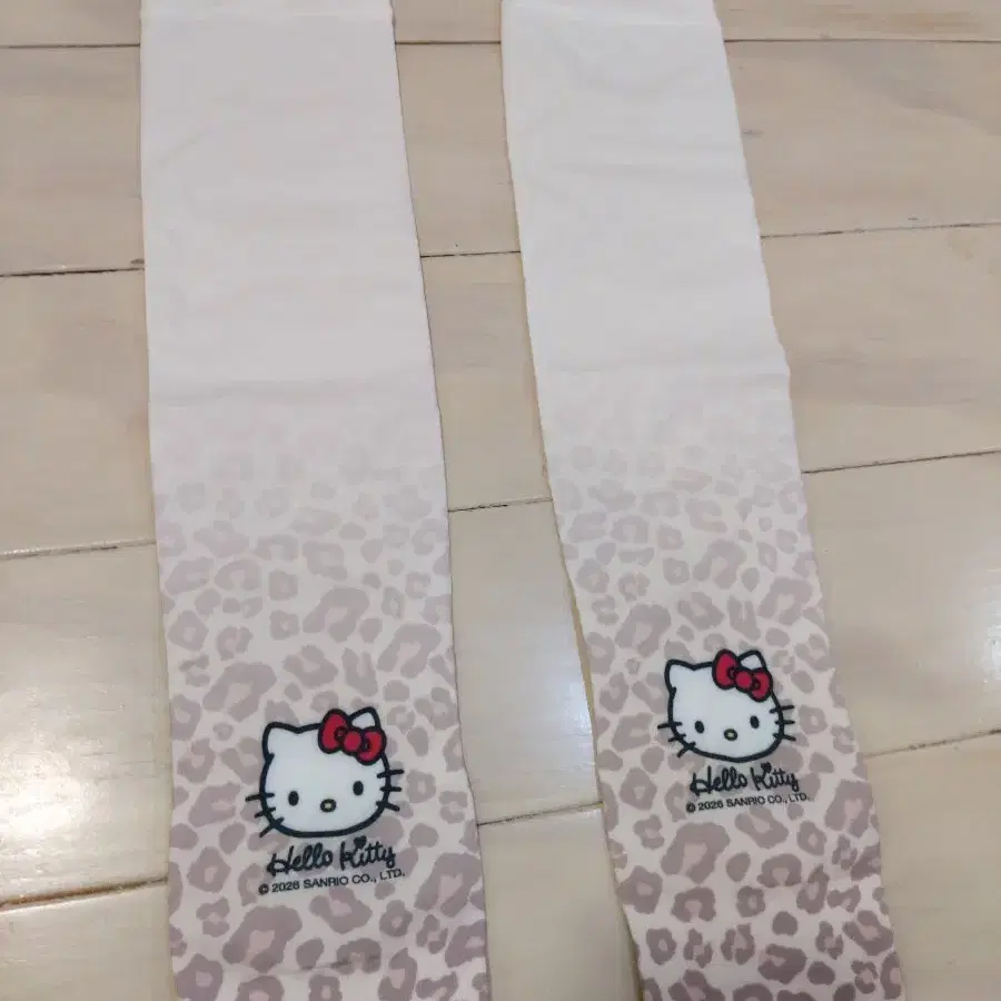 (새상품)헬로키티 레오파드 자외선 차단 팔토시 1쌍 + 케이스
